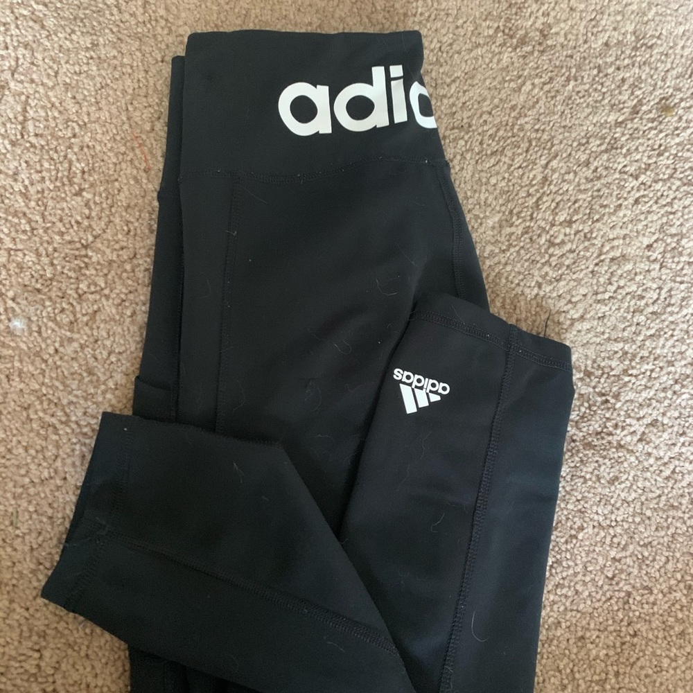 Adidas leggings with pockets!💖